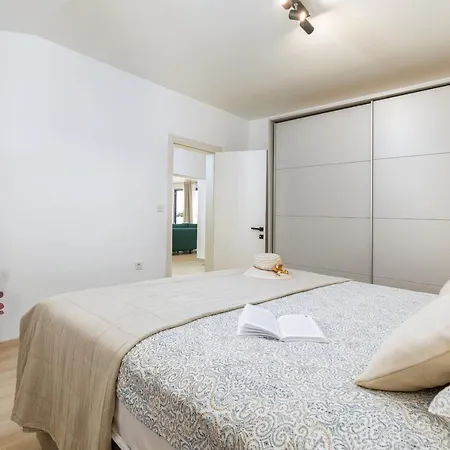 Letizia Apartment