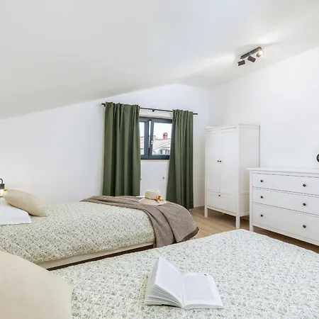 Letizia Apartment *